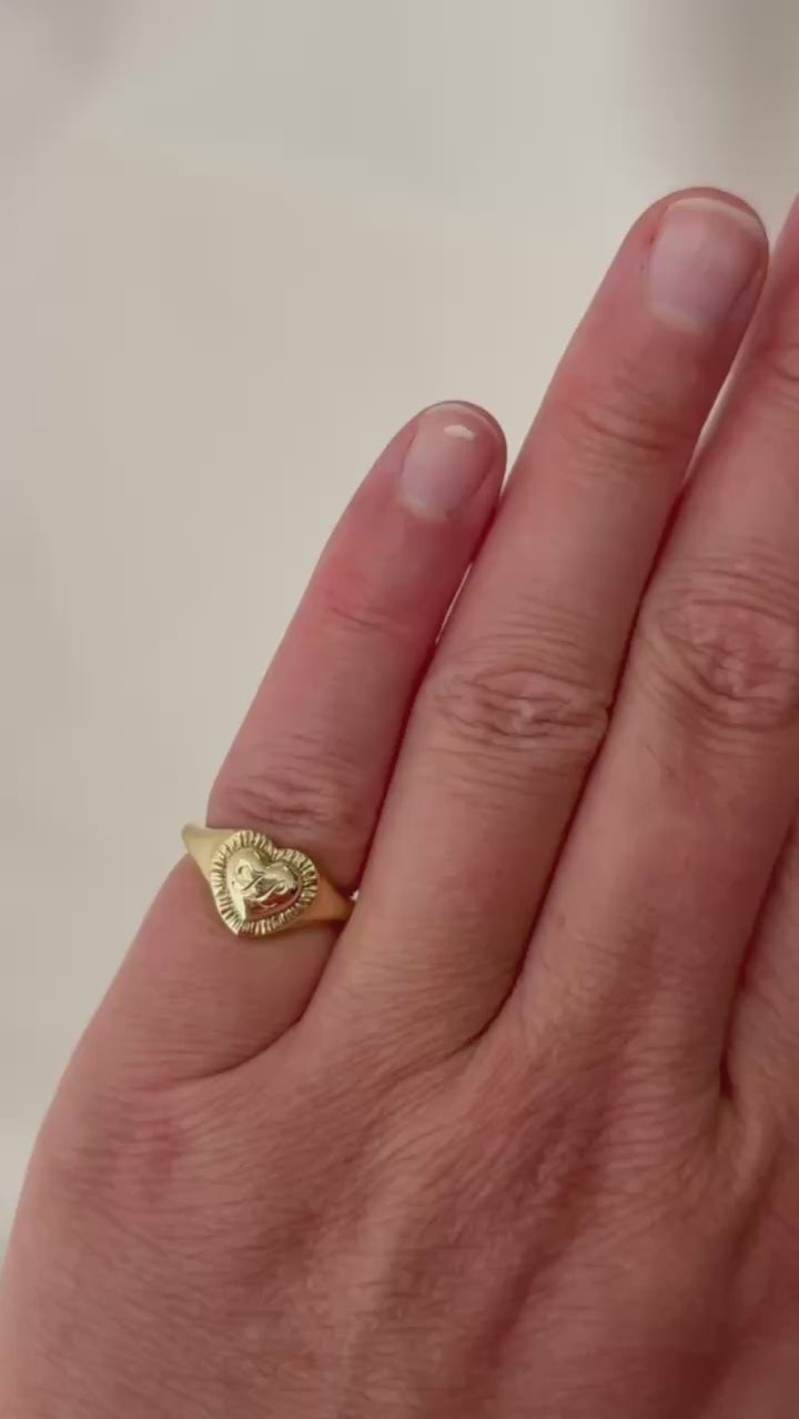 Plissé Heart Signet Ring